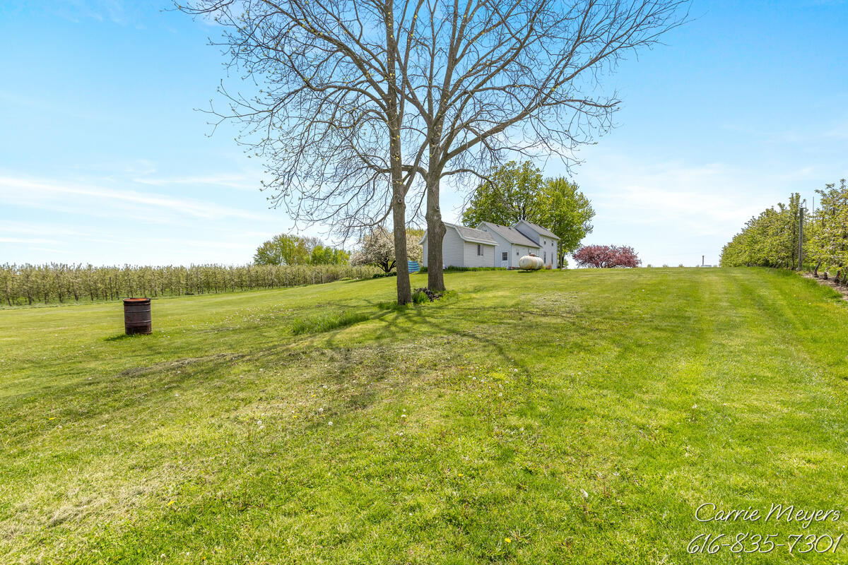 3741 8 Mile Road, Grand Rapids, MI, 49544-9726