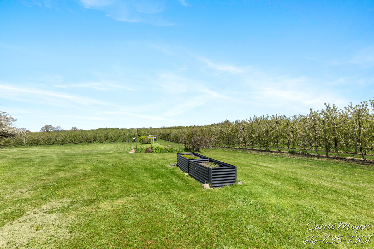 3741 8 Mile Road, Grand Rapids, MI, 49544-9726