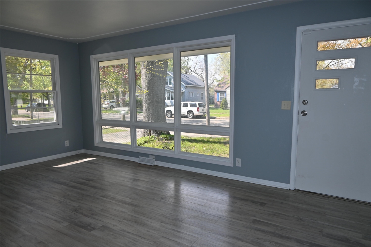 1181 Allen Avenue, Muskegon, MI, 49442-3704
