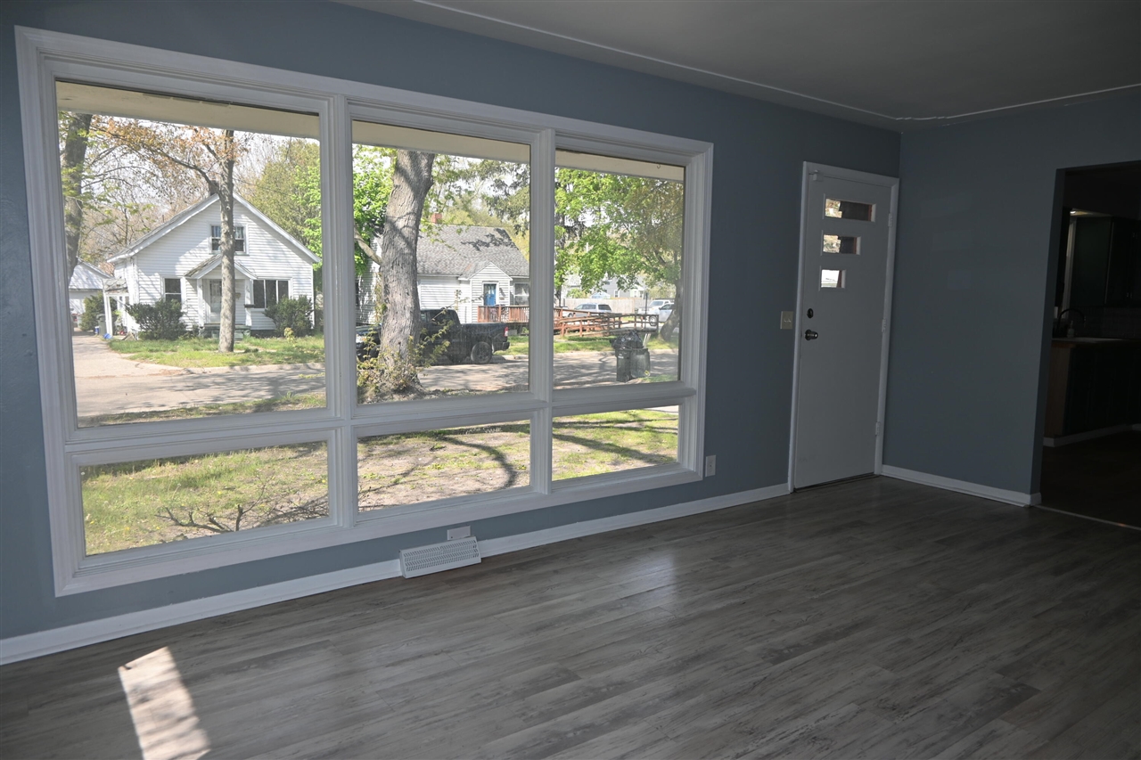 1181 Allen Avenue, Muskegon, MI, 49442-3704