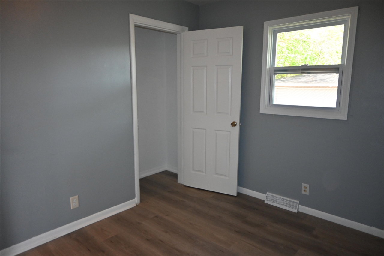 1181 Allen Avenue, Muskegon, MI, 49442-3704