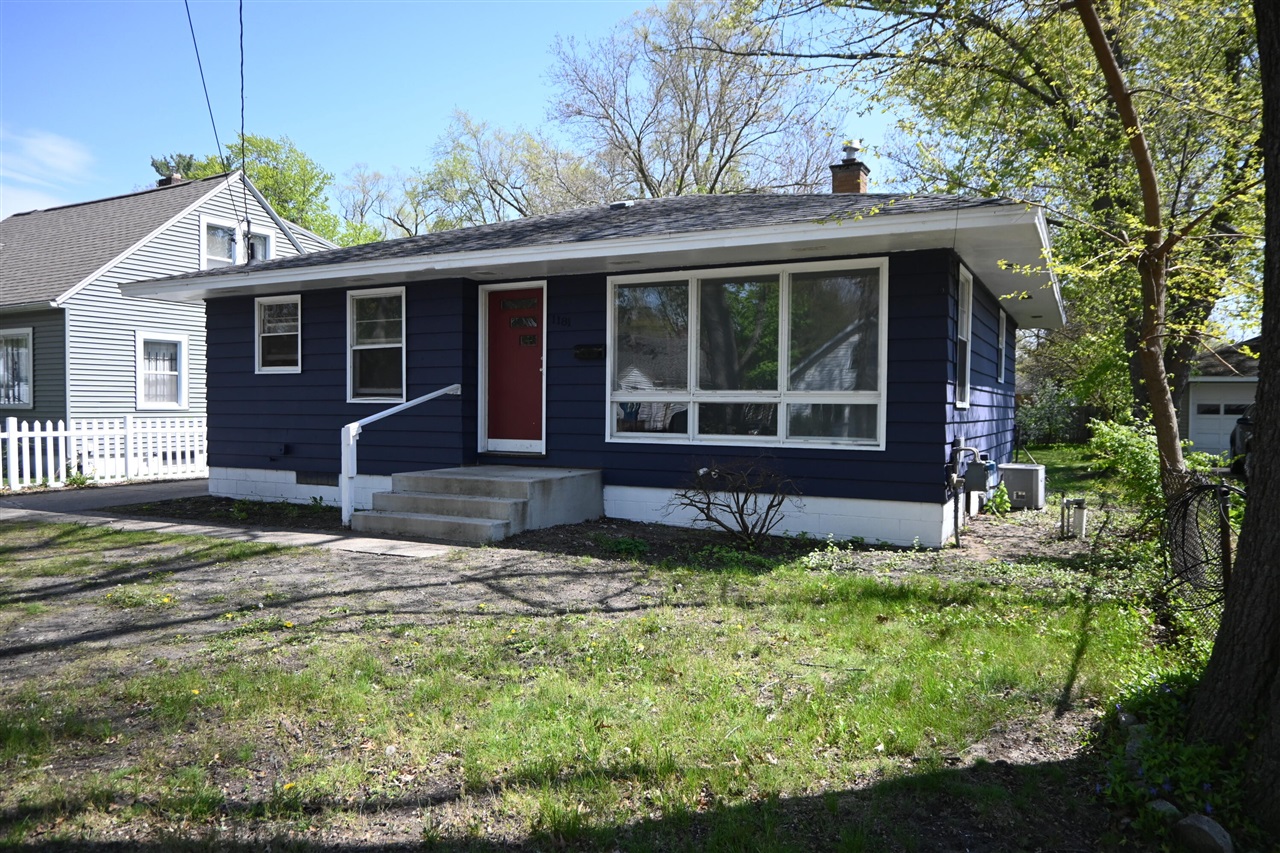 1181 Allen Avenue, Muskegon, MI, 49442-3704