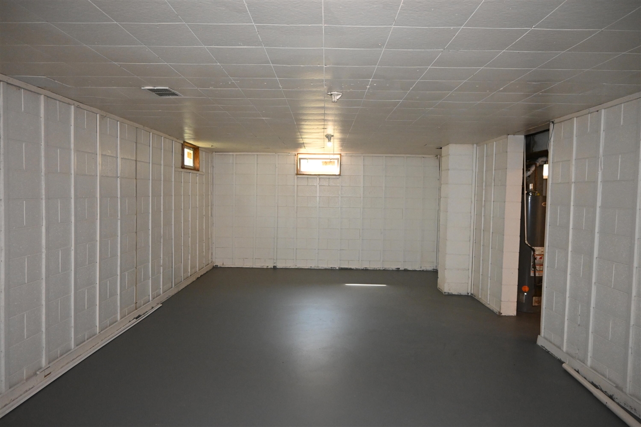1181 Allen Avenue, Muskegon, MI, 49442-3704