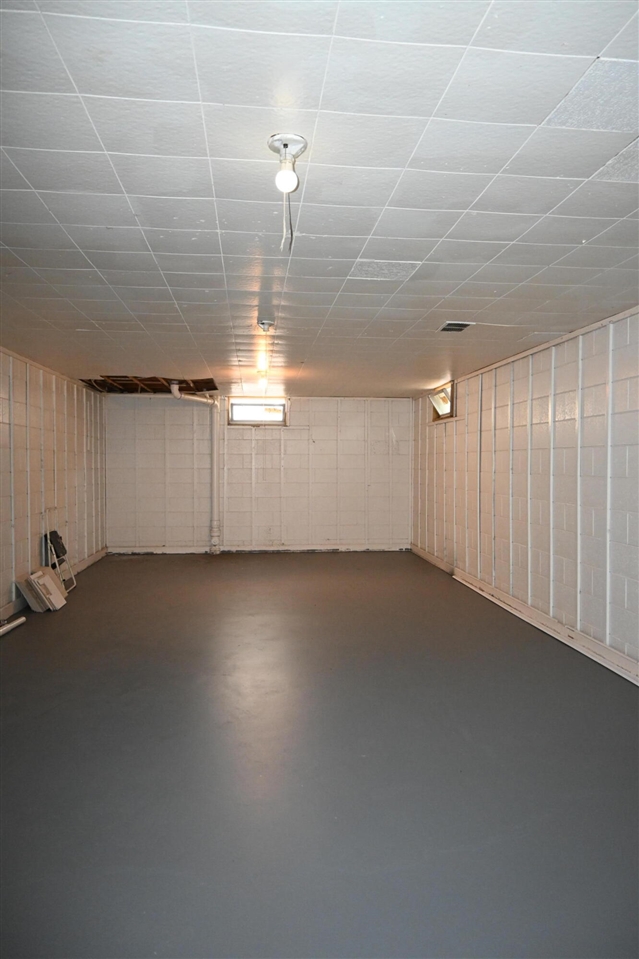 1181 Allen Avenue, Muskegon, MI, 49442-3704