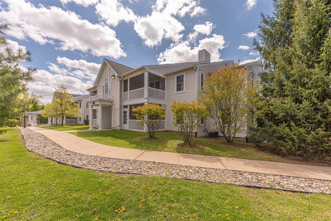2211 S Main Street, Ann Arbor, MI, 48103-5830