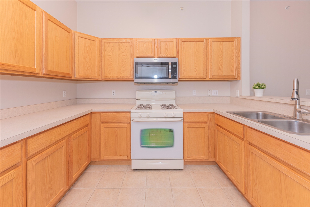 2211 S Main Street, Ann Arbor, MI, 48103-5830