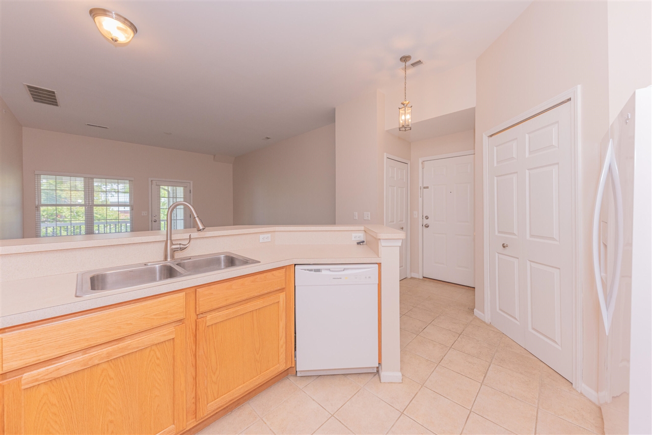 2211 S Main Street, Ann Arbor, MI, 48103-5830