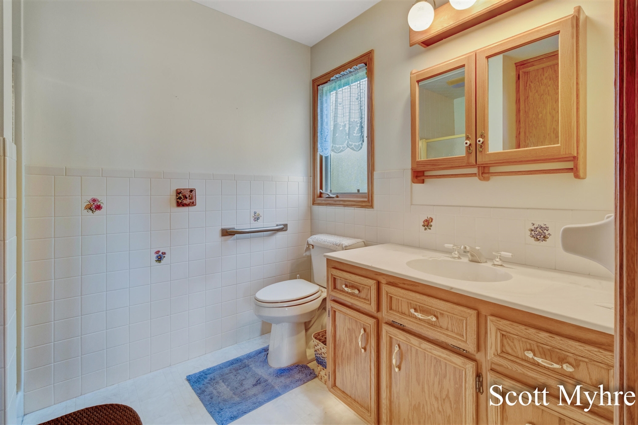 2250 Barry Street, Hudsonville, MI, 49426-9448