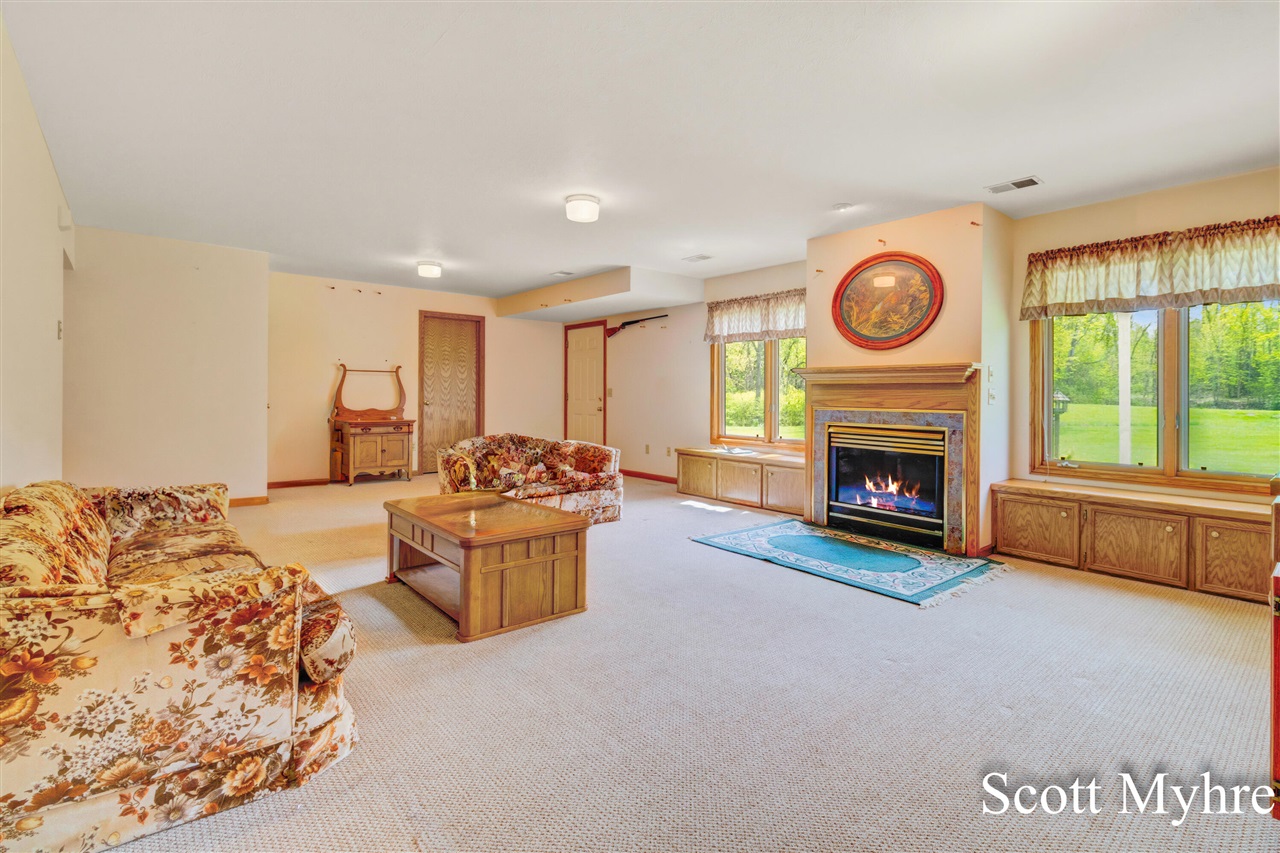 2250 Barry Street, Hudsonville, MI, 49426-9448