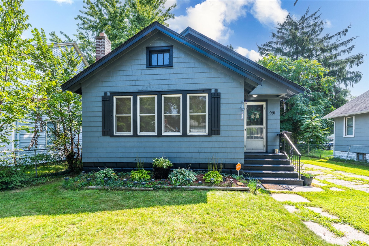 2nd image of 991 Ogden Ave, Benton Harbor, MI 49022 | MLS# 70530923