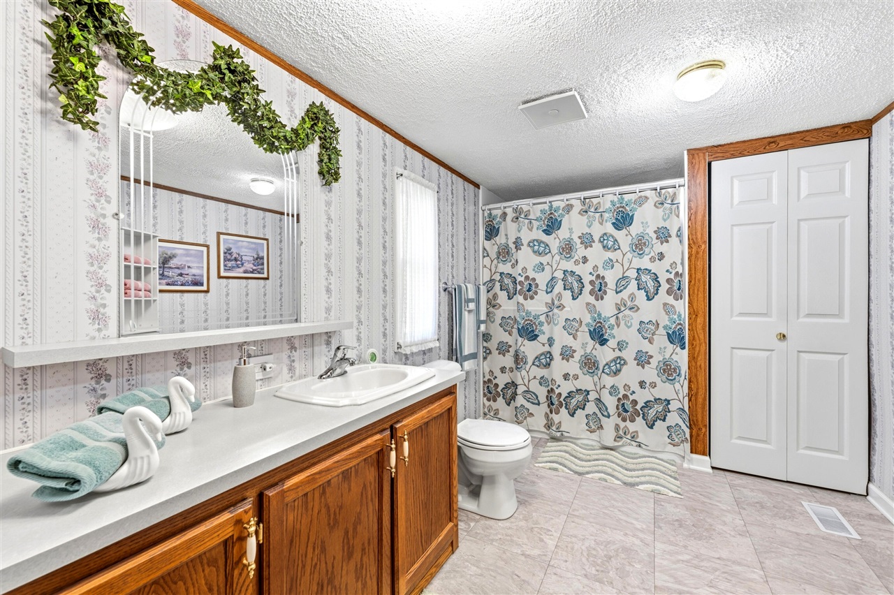 10175 E R Avenue, Scotts, MI, 49088-8367