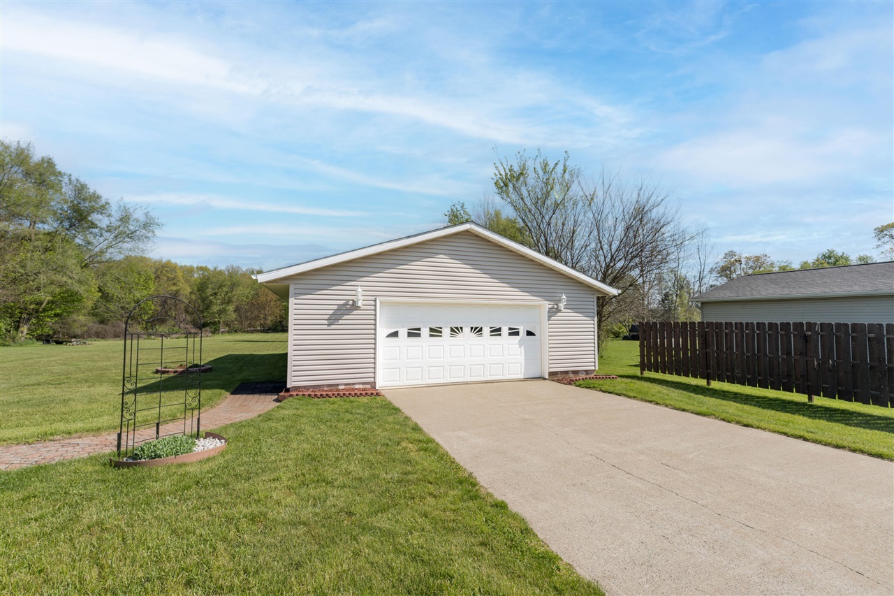 10175 E R Avenue, Scotts, MI, 49088-8367