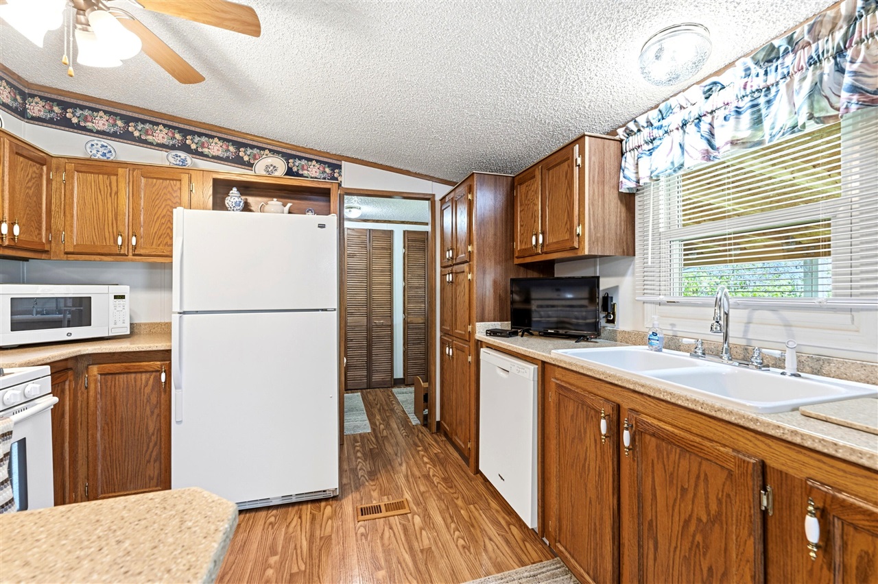 10175 E R Avenue, Scotts, MI, 49088-8367