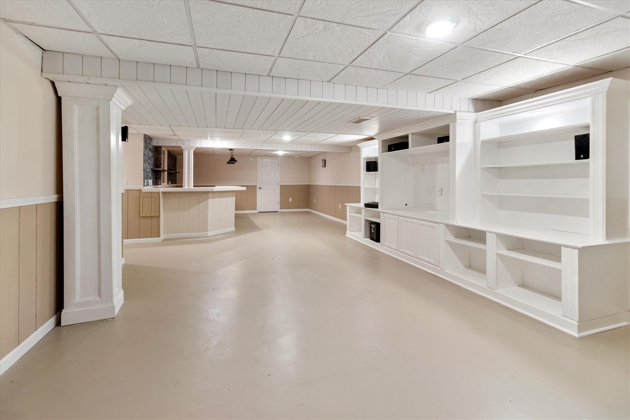 48551 Oak Bridge Drive, Canton, MI, 48188-7913