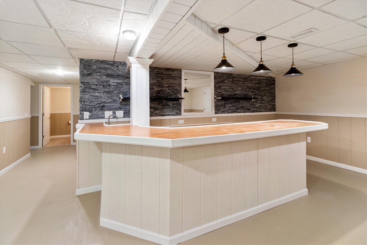 48551 Oak Bridge Drive, Canton, MI, 48188-7913