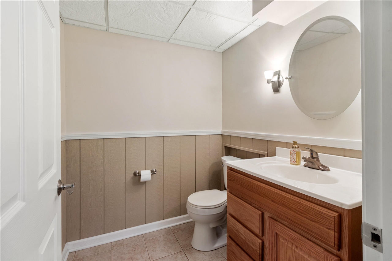 48551 Oak Bridge Drive, Canton, MI, 48188-7913