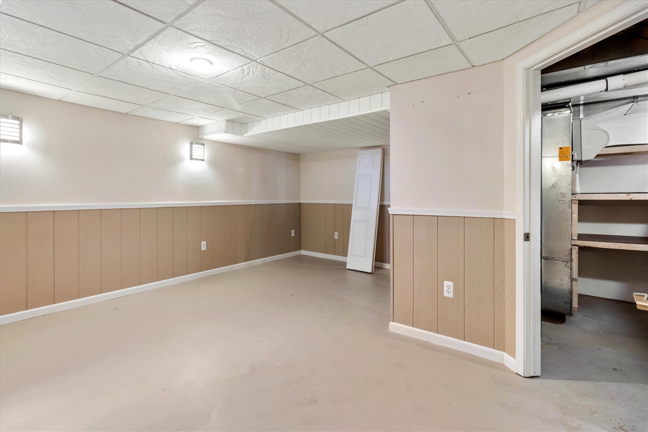 48551 Oak Bridge Drive, Canton, MI, 48188-7913