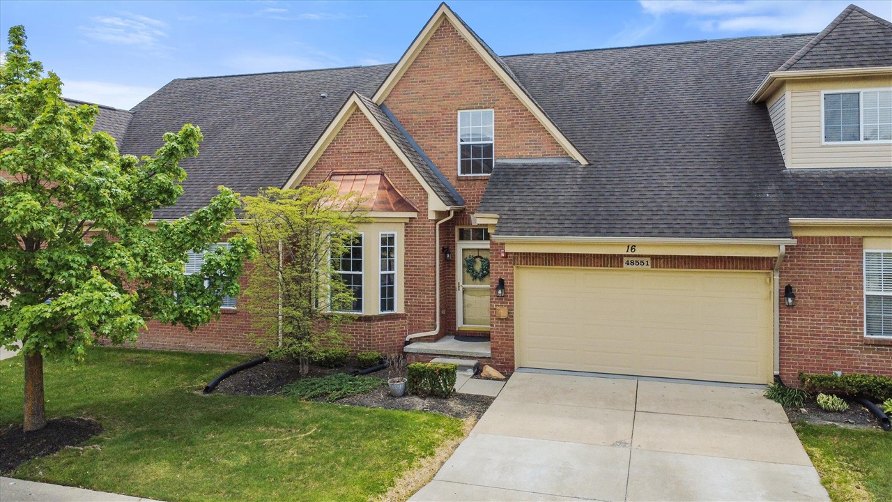 48551 Oak Bridge Drive, Canton, MI, 48188-7913