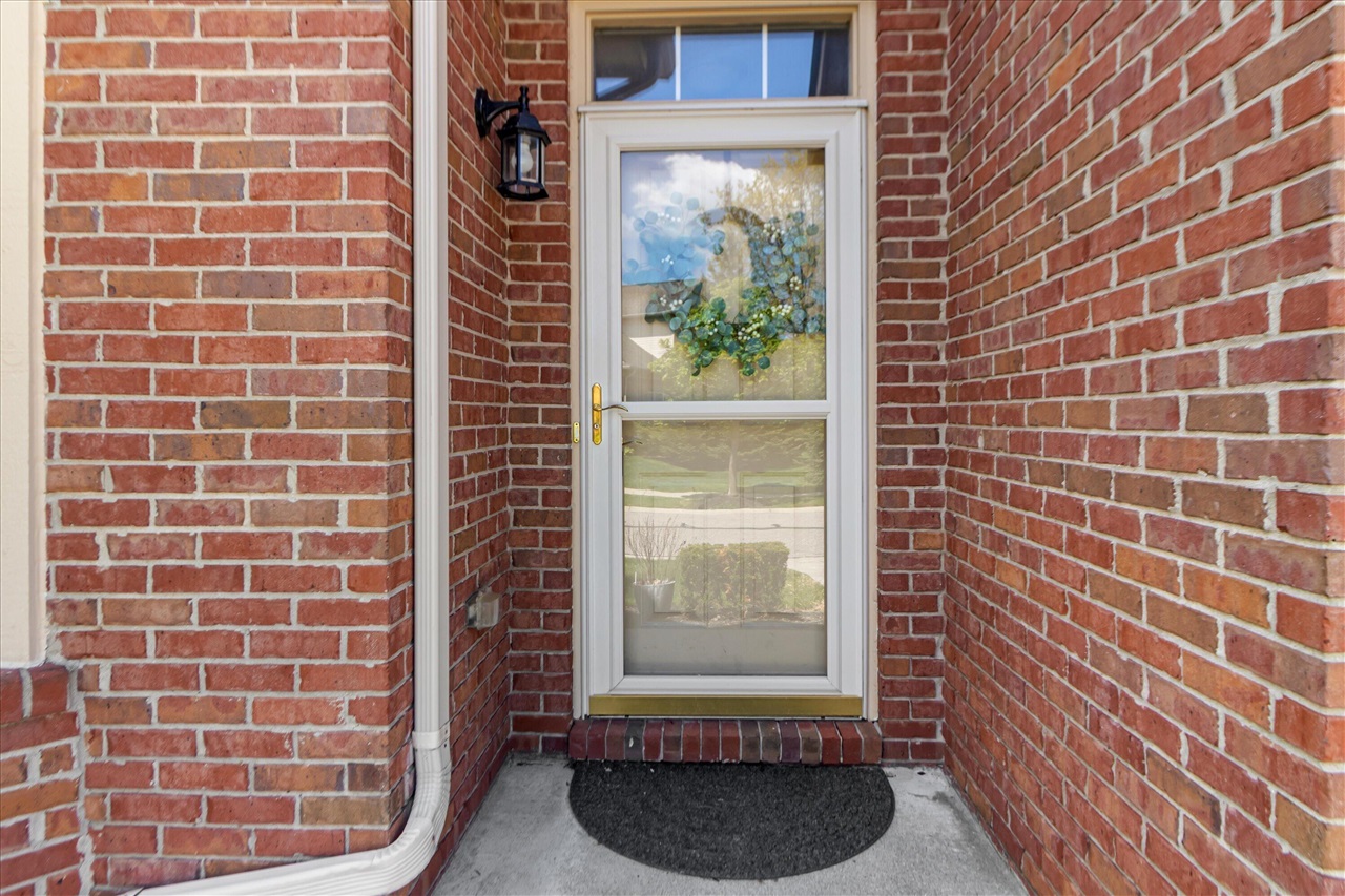 48551 Oak Bridge Drive, Canton, MI, 48188-7913