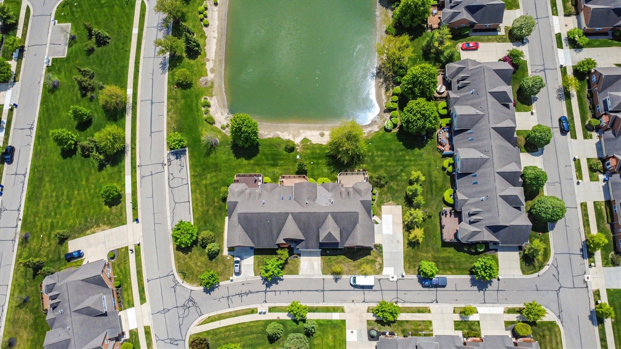 48551 Oak Bridge Drive, Canton, MI, 48188-7913