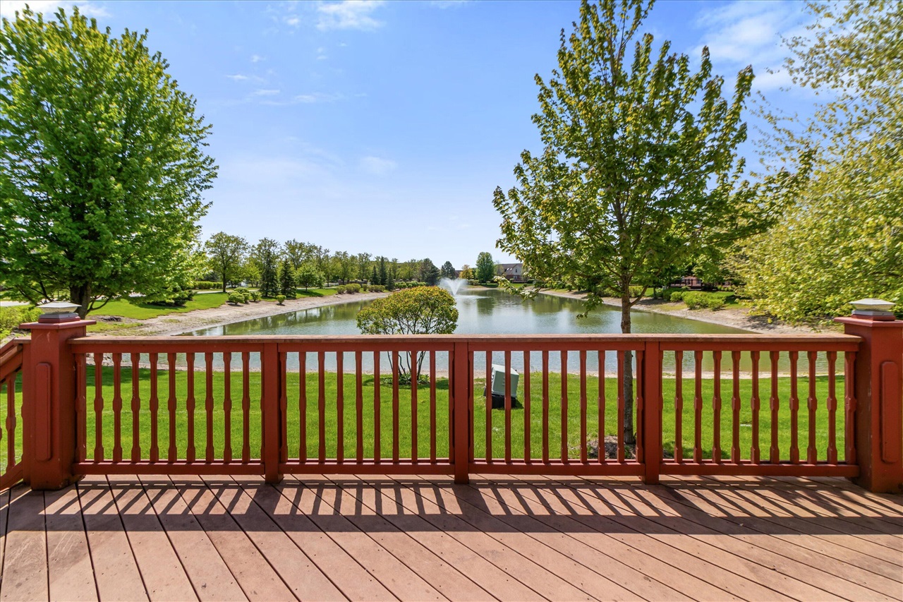 48551 Oak Bridge Drive, Canton, MI, 48188-7913