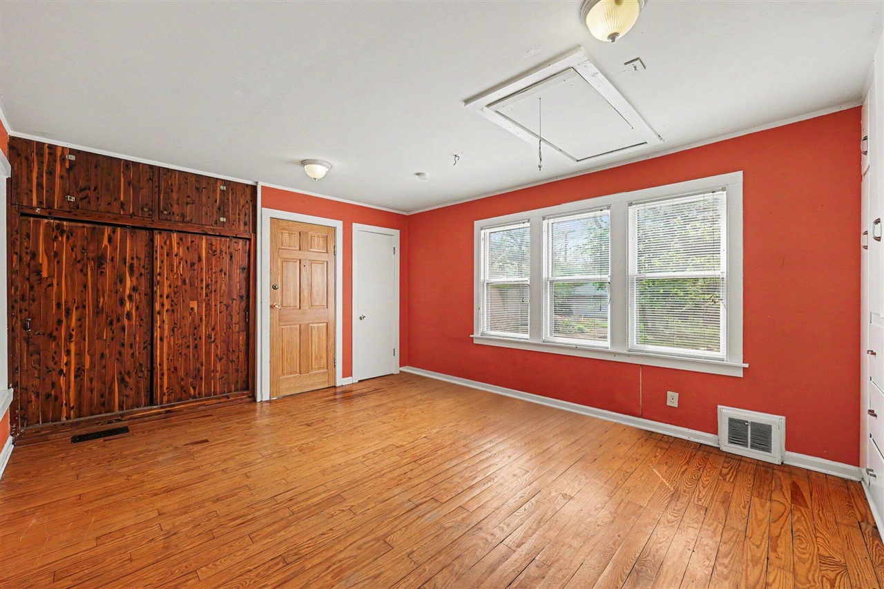 95 Oakwood Street, Ypsilanti, MI, 48197-3086