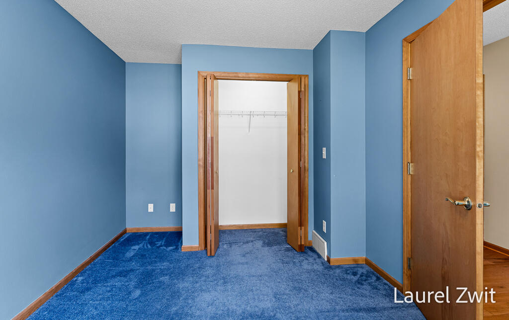 17020 Grandview Drive, Spring Lake, MI, 49456-9181