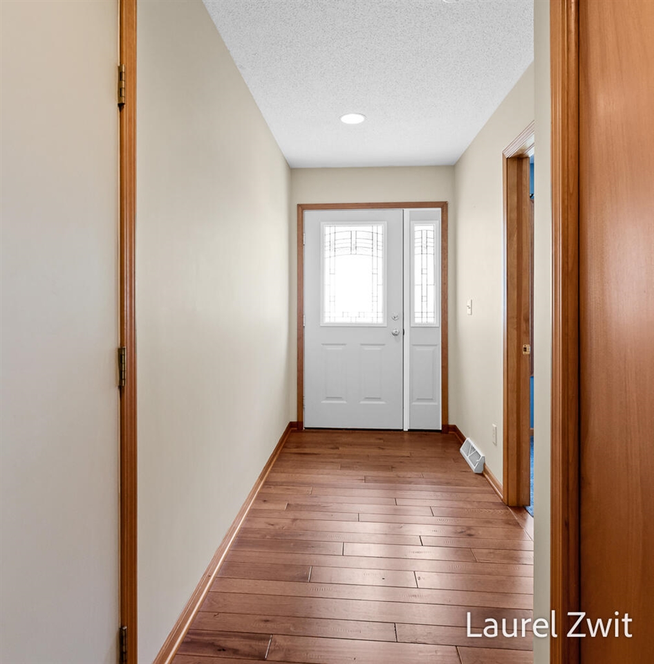 17020 Grandview Drive, Spring Lake, MI, 49456-9181