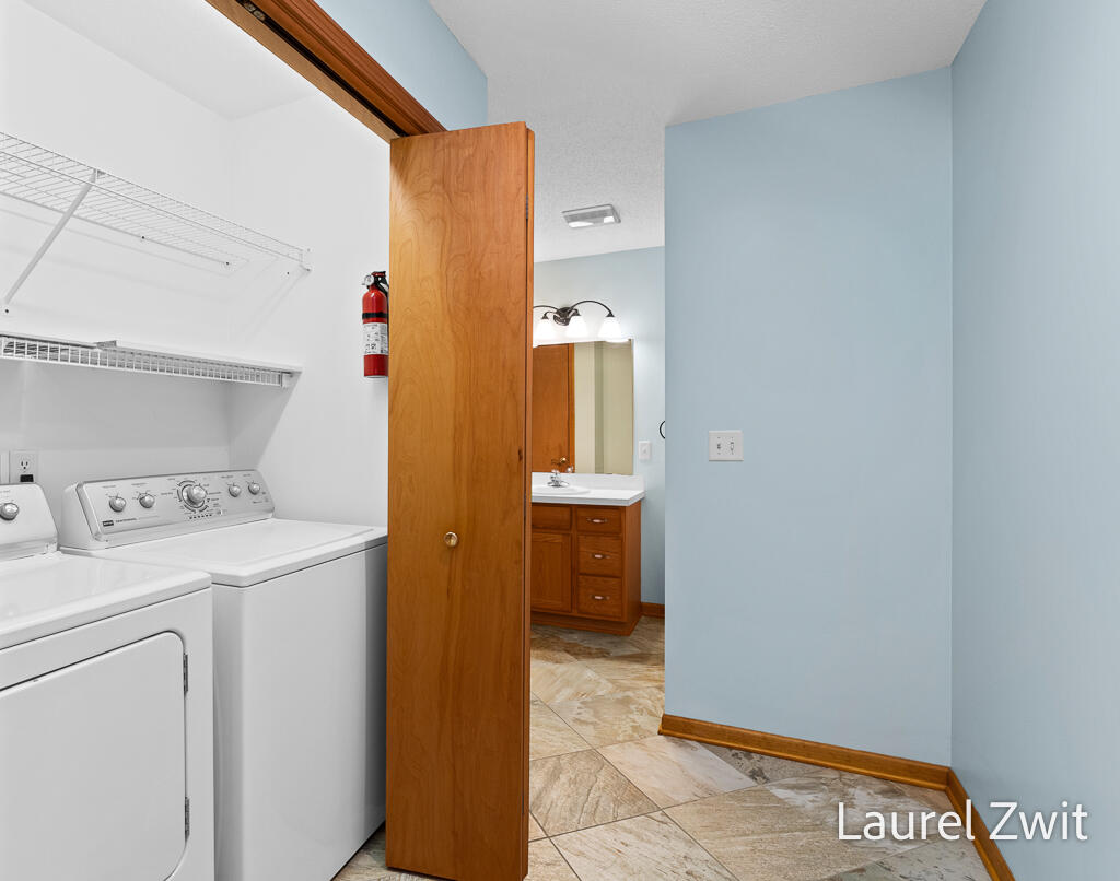 17020 Grandview Drive, Spring Lake, MI, 49456-9181