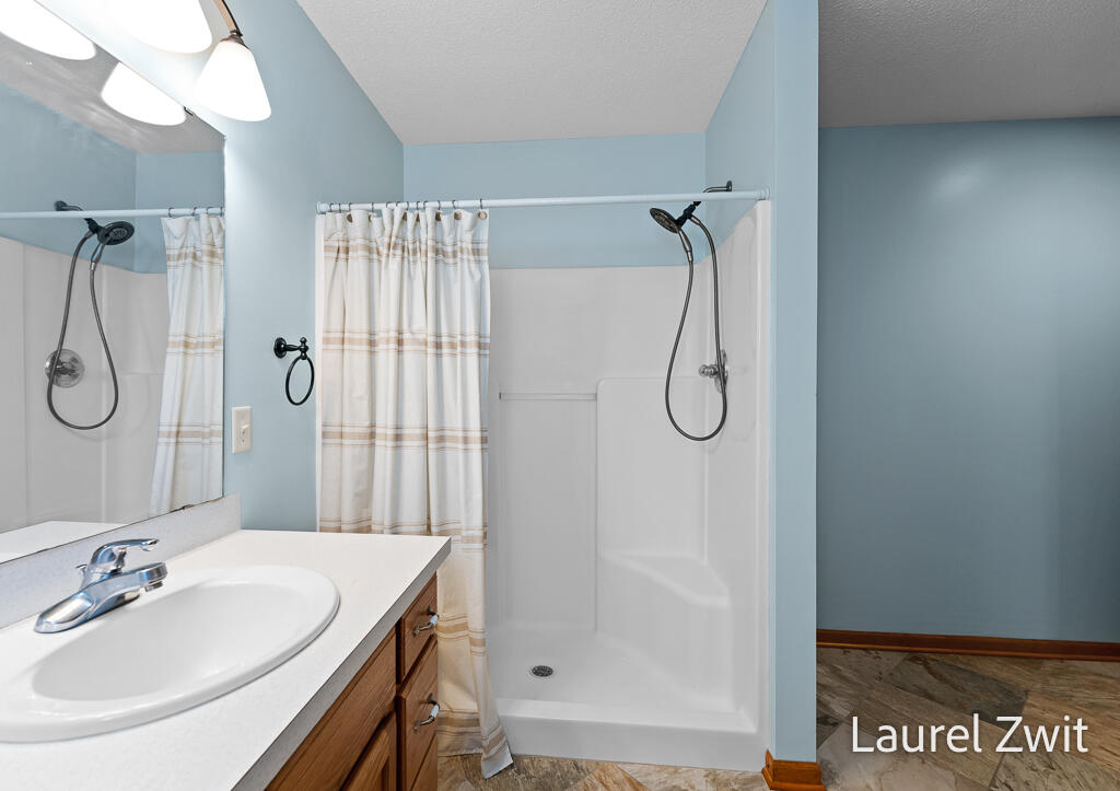 17020 Grandview Drive, Spring Lake, MI, 49456-9181