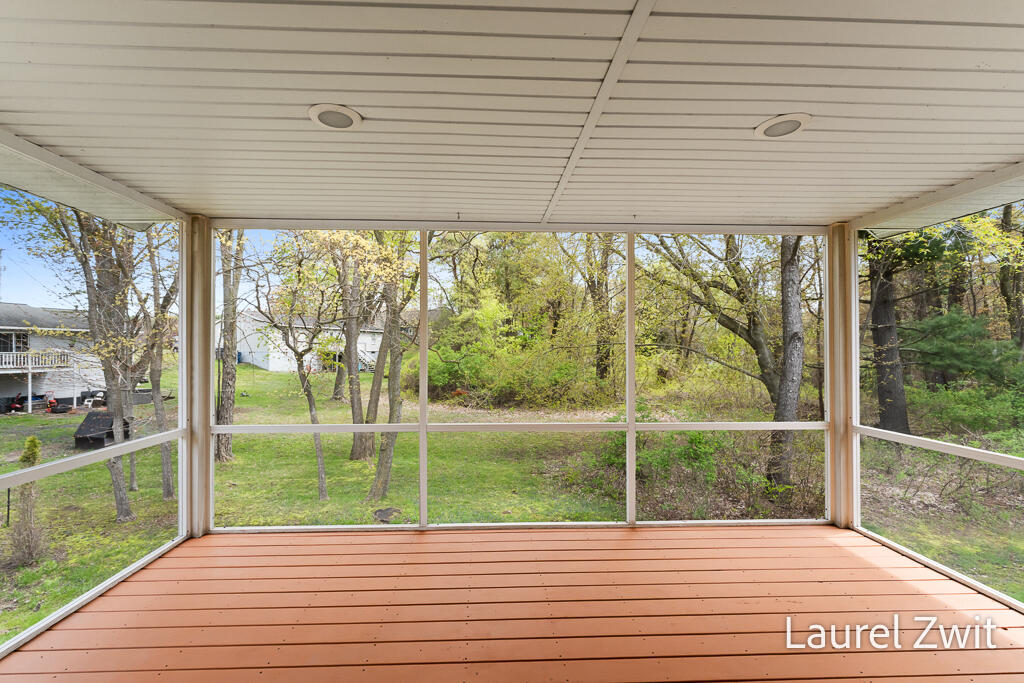 17020 Grandview Drive, Spring Lake, MI, 49456-9181