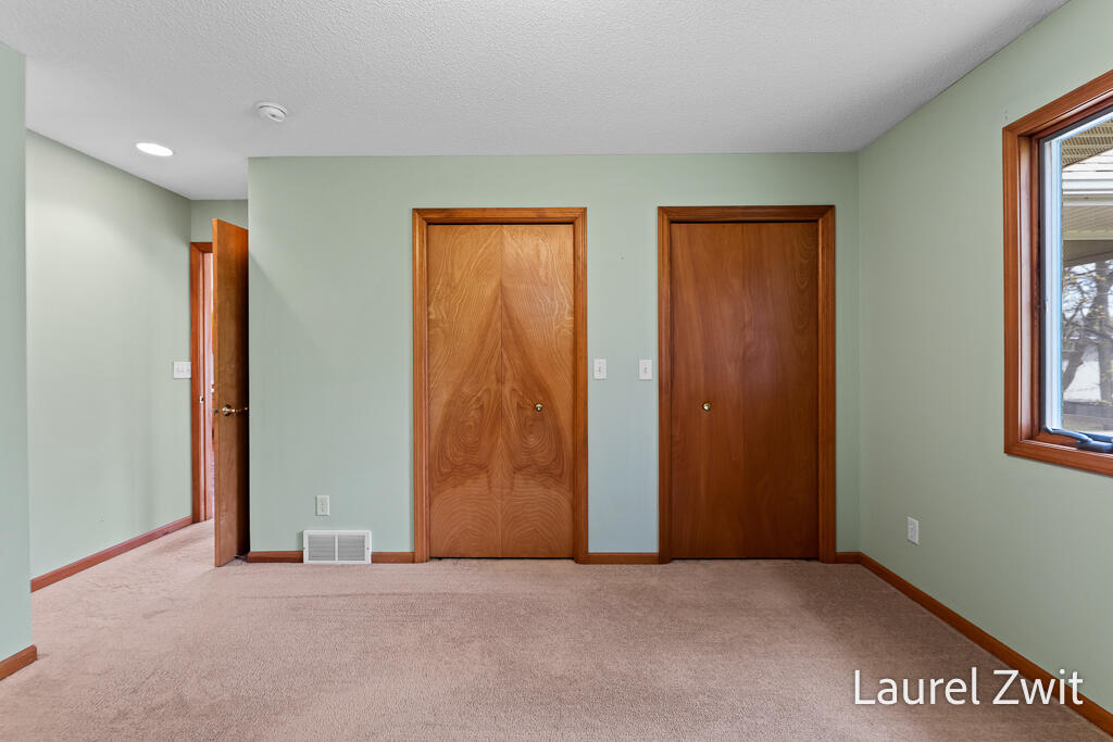 17020 Grandview Drive, Spring Lake, MI, 49456-9181