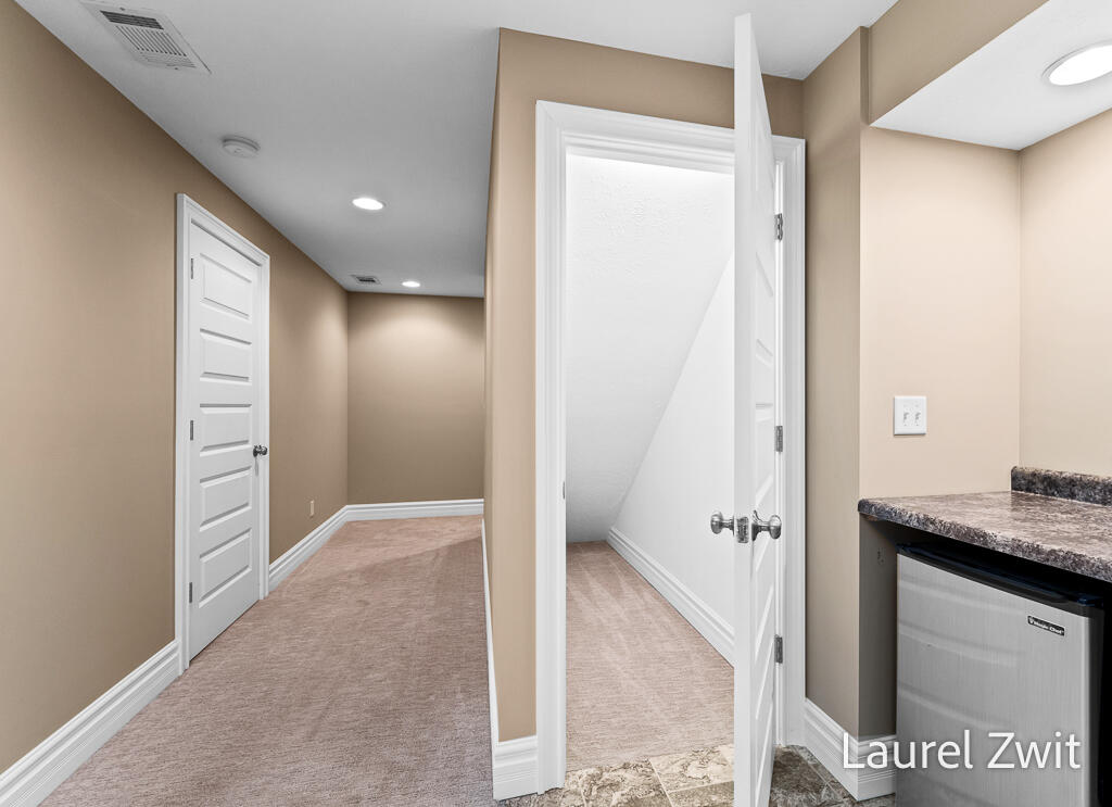 17020 Grandview Drive, Spring Lake, MI, 49456-9181