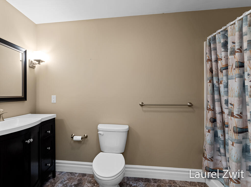 17020 Grandview Drive, Spring Lake, MI, 49456-9181