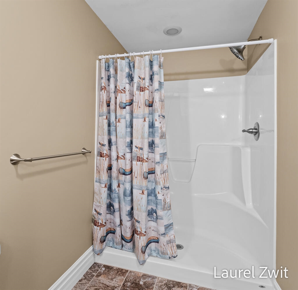 17020 Grandview Drive, Spring Lake, MI, 49456-9181