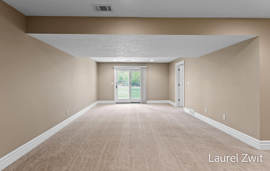 17020 Grandview Drive, Spring Lake, MI, 49456-9181