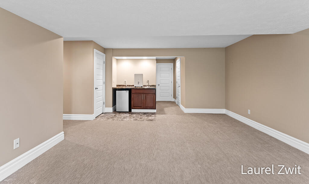 17020 Grandview Drive, Spring Lake, MI, 49456-9181