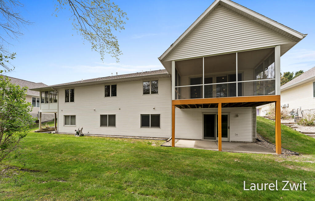 17020 Grandview Drive, Spring Lake, MI, 49456-9181