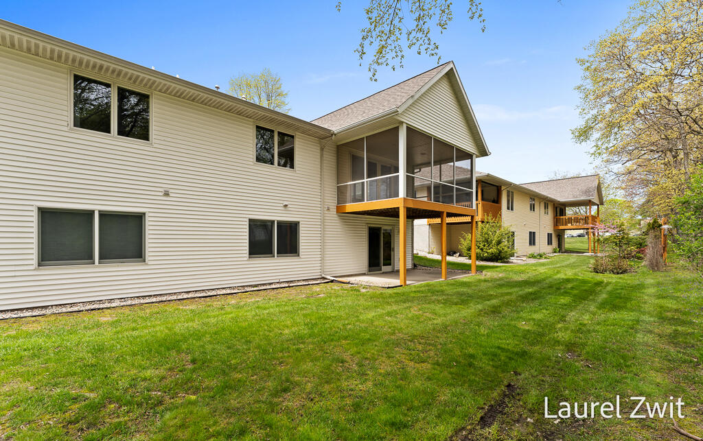 17020 Grandview Drive, Spring Lake, MI, 49456-9181