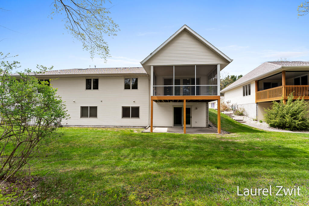 17020 Grandview Drive, Spring Lake, MI, 49456-9181