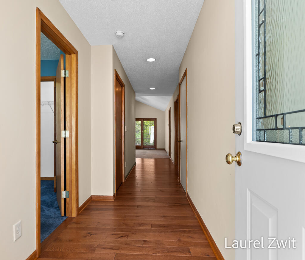 17020 Grandview Drive, Spring Lake, MI, 49456-9181