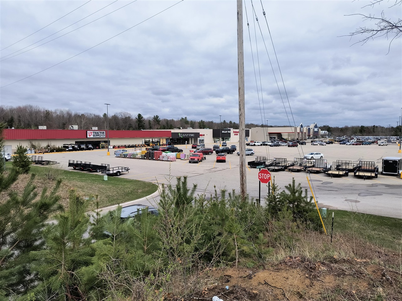4675 John Harlan Drive, Ludington, MI, 49431-9301