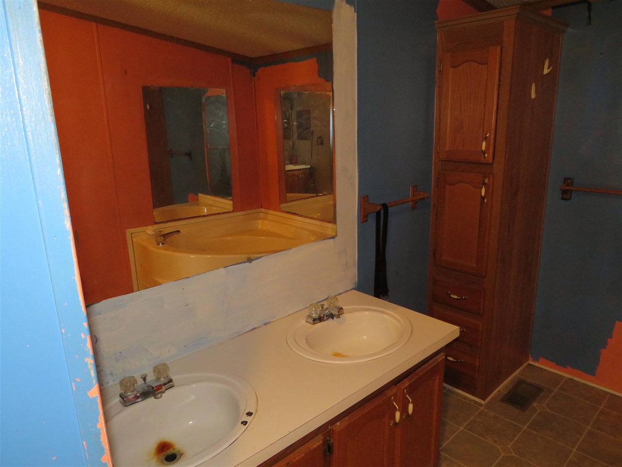 6800 170th Avenue, Stanwood, MI, 49346-8934