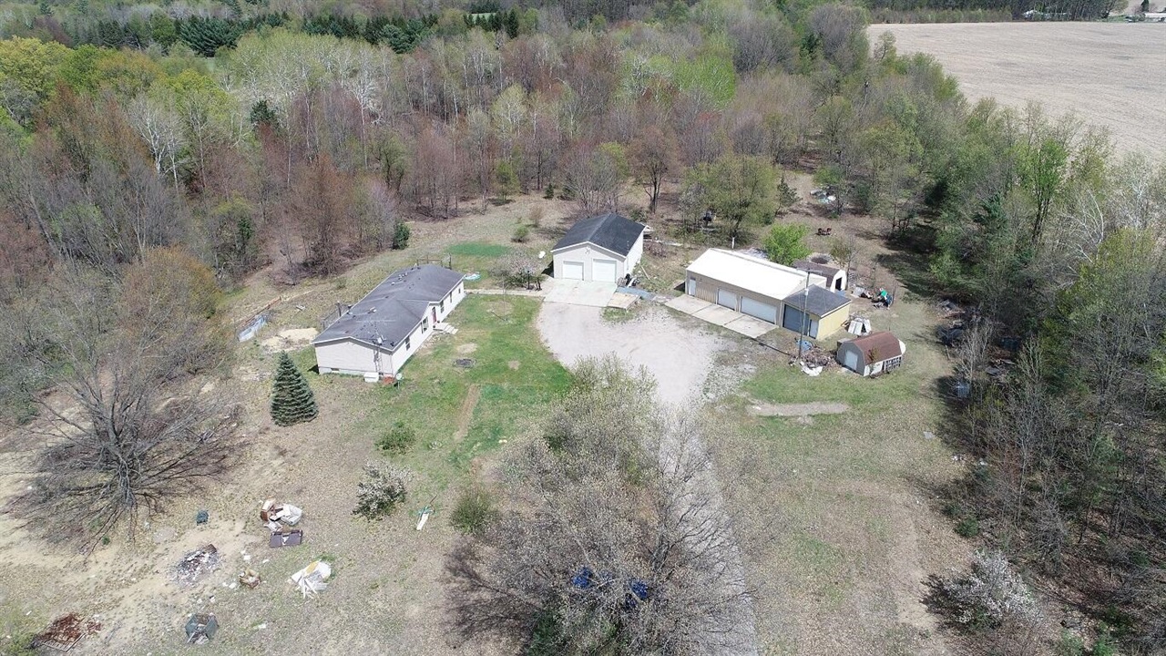 6800 170th Avenue, Stanwood, MI, 49346-8934