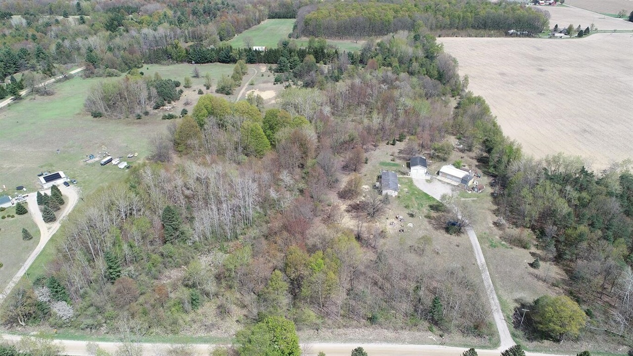 6800 170th Avenue, Stanwood, MI, 49346-8934
