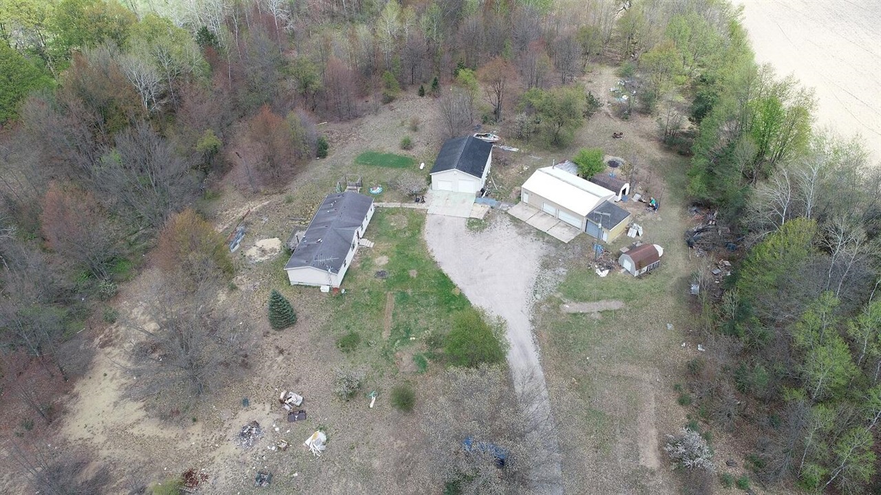 6800 170th Avenue, Stanwood, MI, 49346-8934