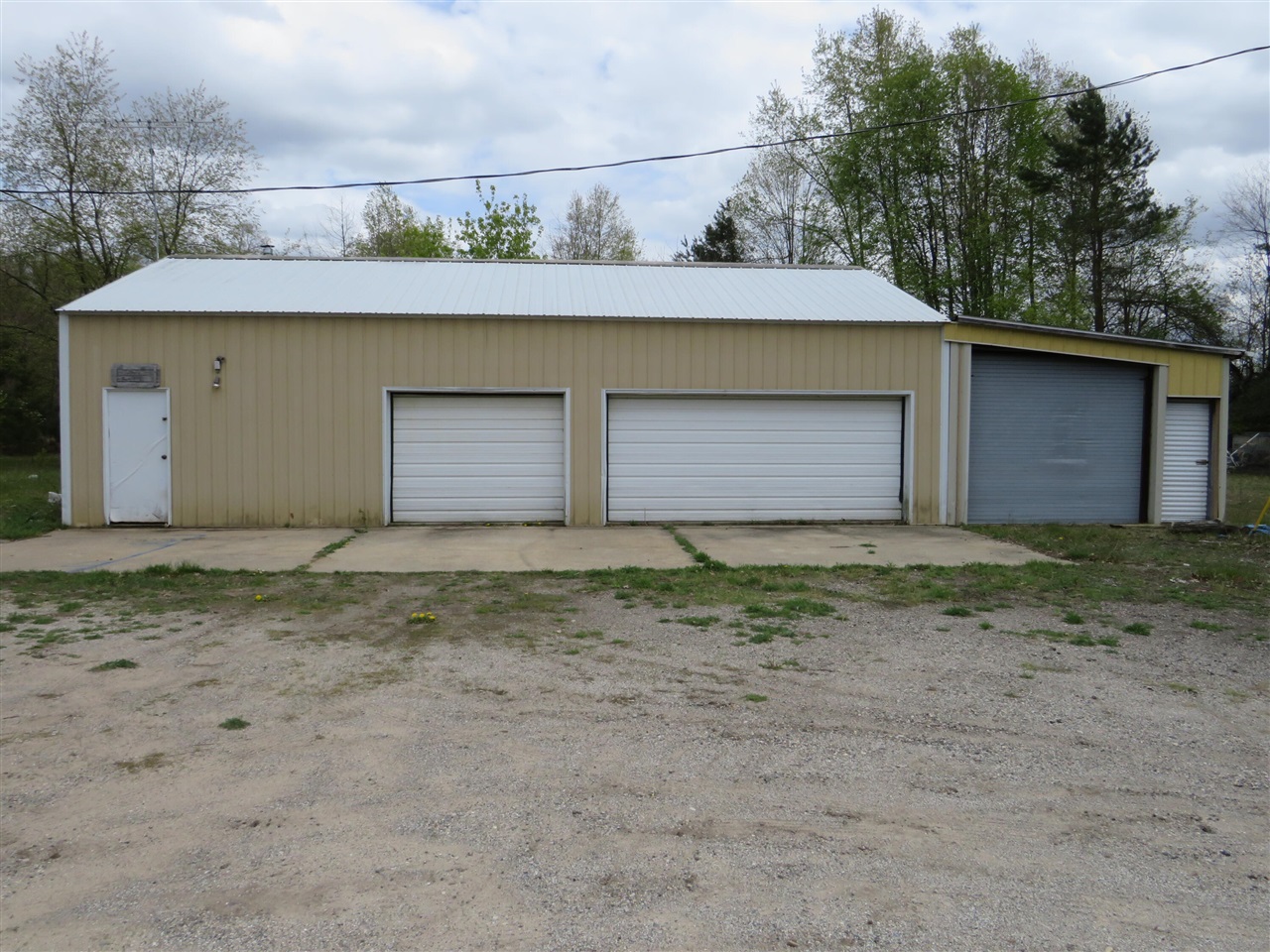 6800 170th Avenue, Stanwood, MI, 49346-8934