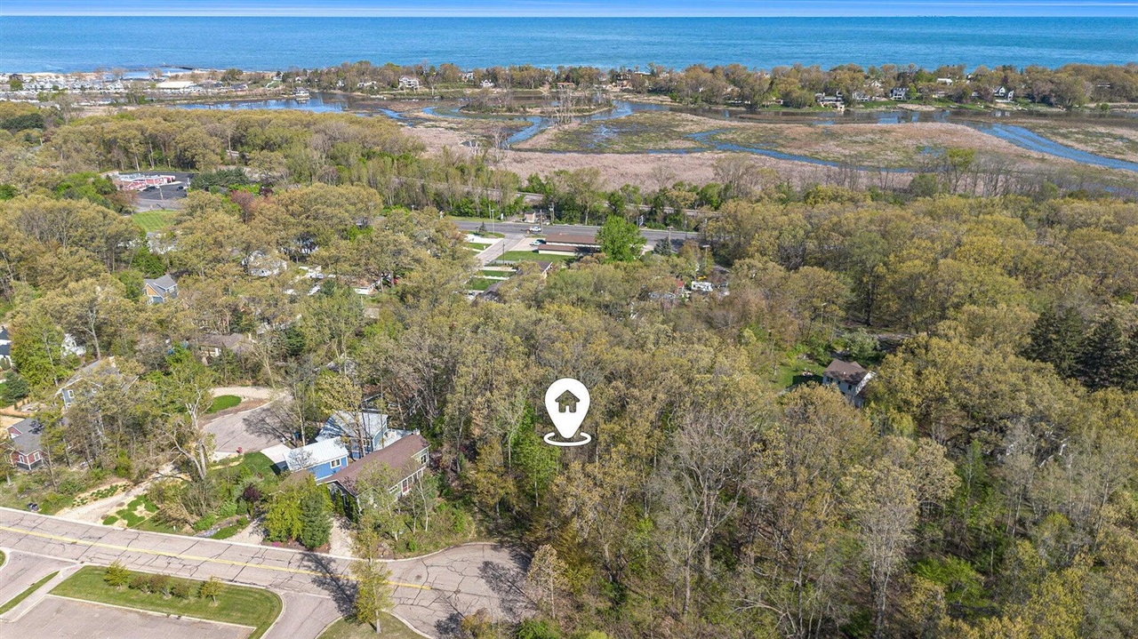 2nd image of 816 & 820 E Indiana Cir, New Buffalo, MI 49117 | MLS# 70531451