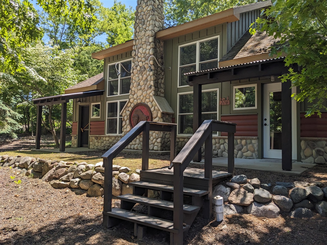 4th image of 816 & 820 E Indiana Cir, New Buffalo, MI 49117 | MLS# 70531451