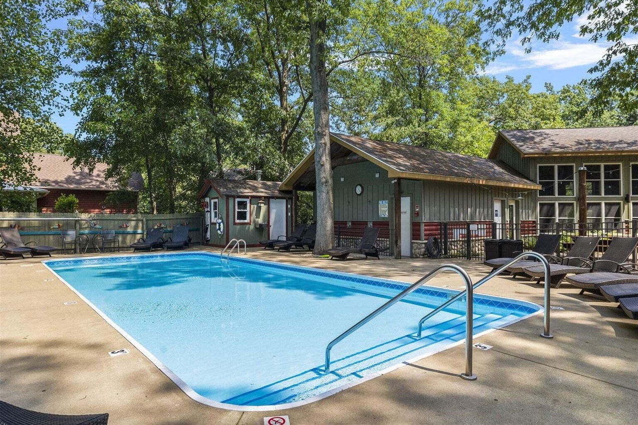 1st image of 816 E Indiana St, New Buffalo, MI 49117 | MLS# 70531453